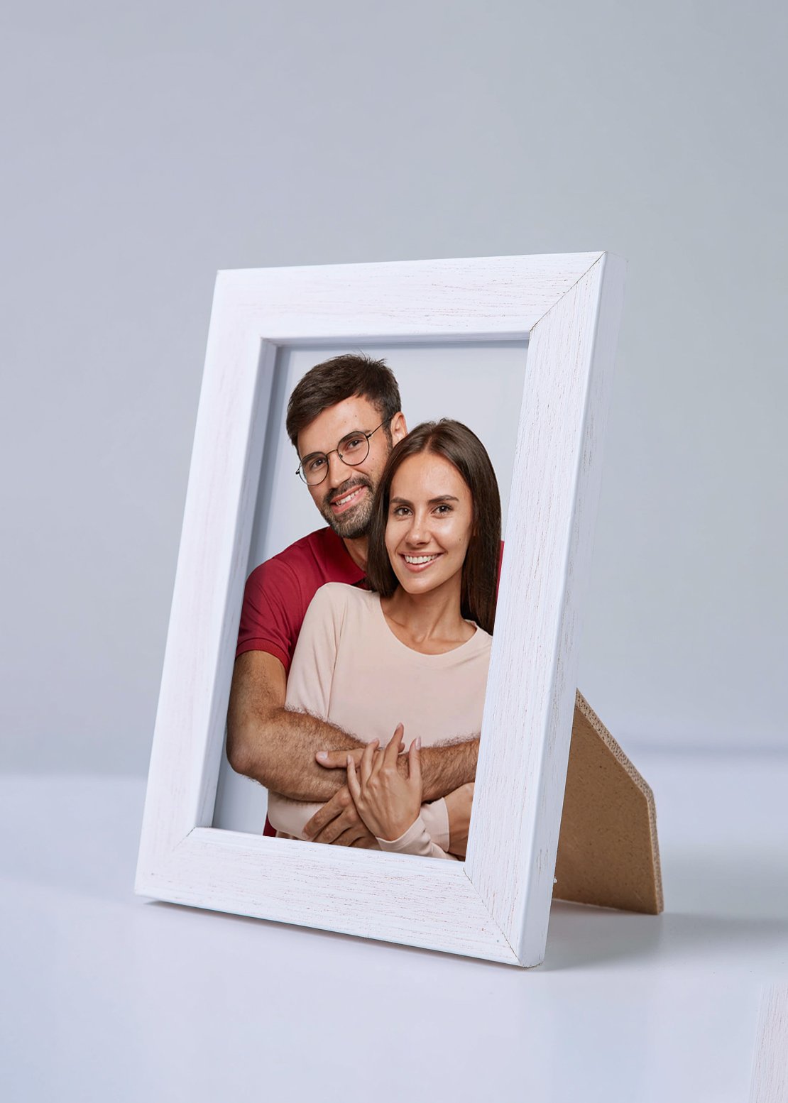 u3126165673_A_hyper-realistic_product_photo_of_a_4x6_inch_tab_abc802d0-9769-43e1-b33d-b5cee1d04bcd_2(2).jpg